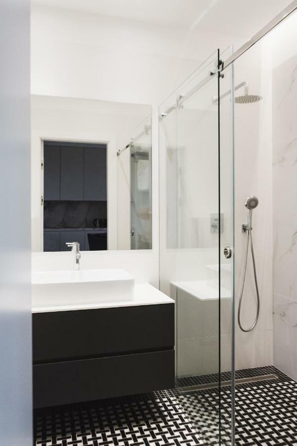Luxlux Apartments Metro Slodowiec وارسو المظهر الخارجي الصورة