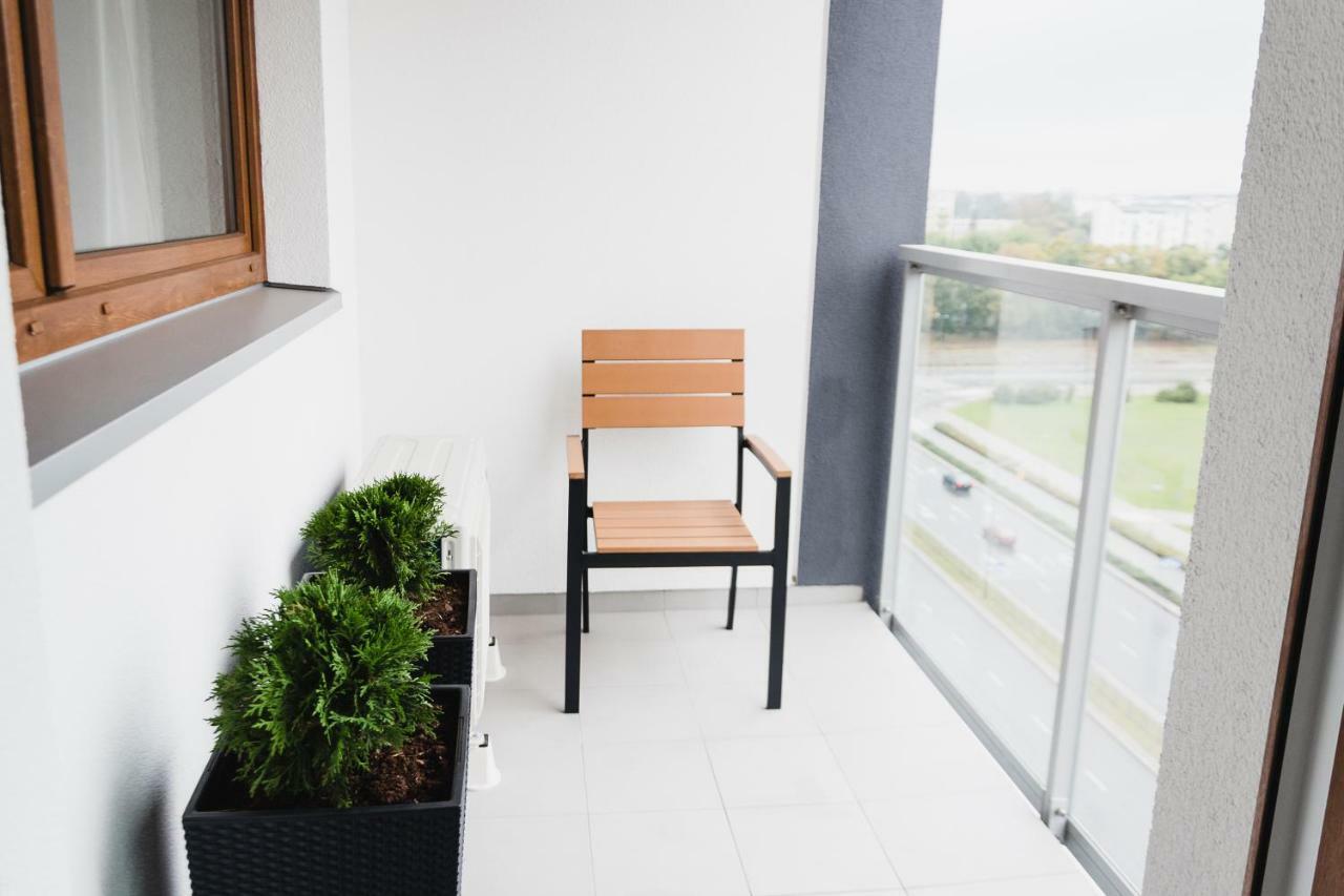 Luxlux Apartments Metro Slodowiec وارسو المظهر الخارجي الصورة